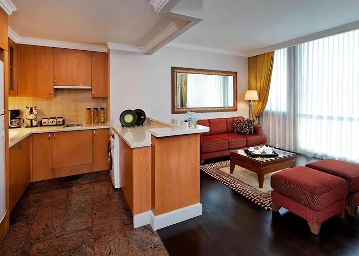 Mayfair, - Marriott Executive Апартаменты *