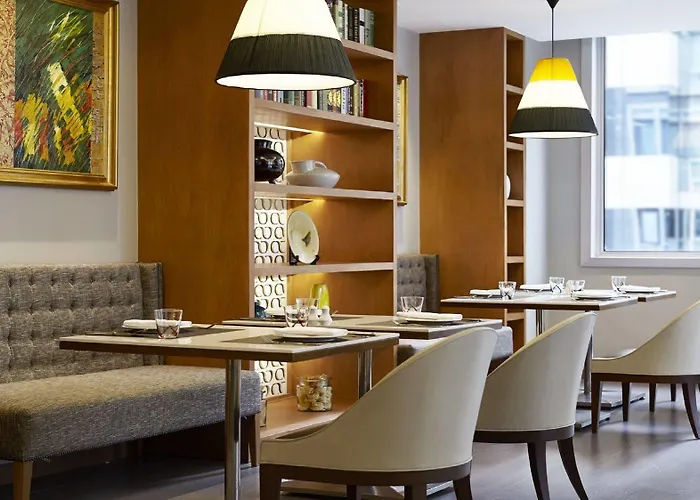 Mayfair, - Marriott Executive Апартаменты Бангкок