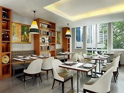 Mayfair, - Marriott Executive Апартаменты *